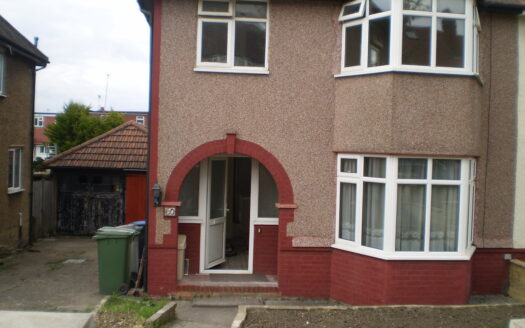 Paddock Road, London